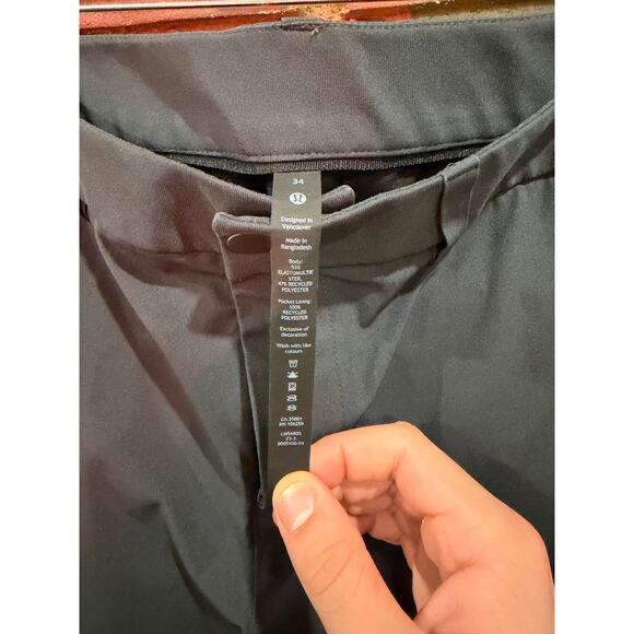 Lulu Lemon ABC pants - Picture 7 of 7